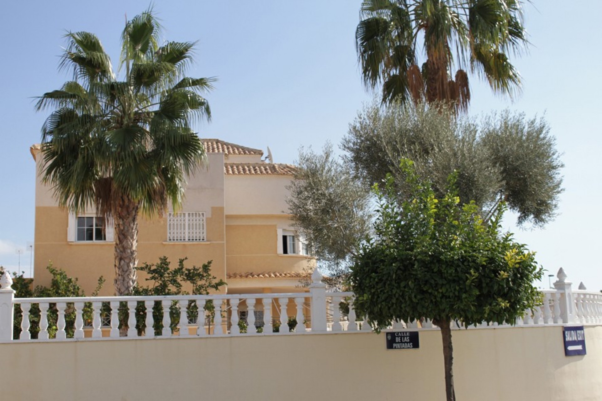 Resale - Villa -
Torrevieja - Costa Blanca