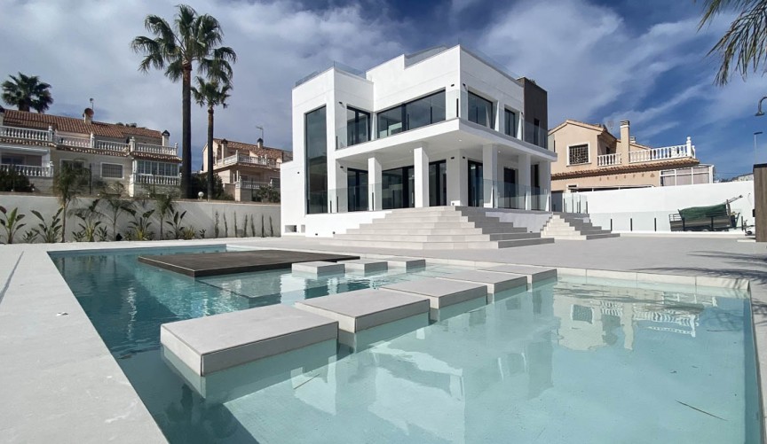 Resale - Villa -
Torrevieja - Costa Blanca