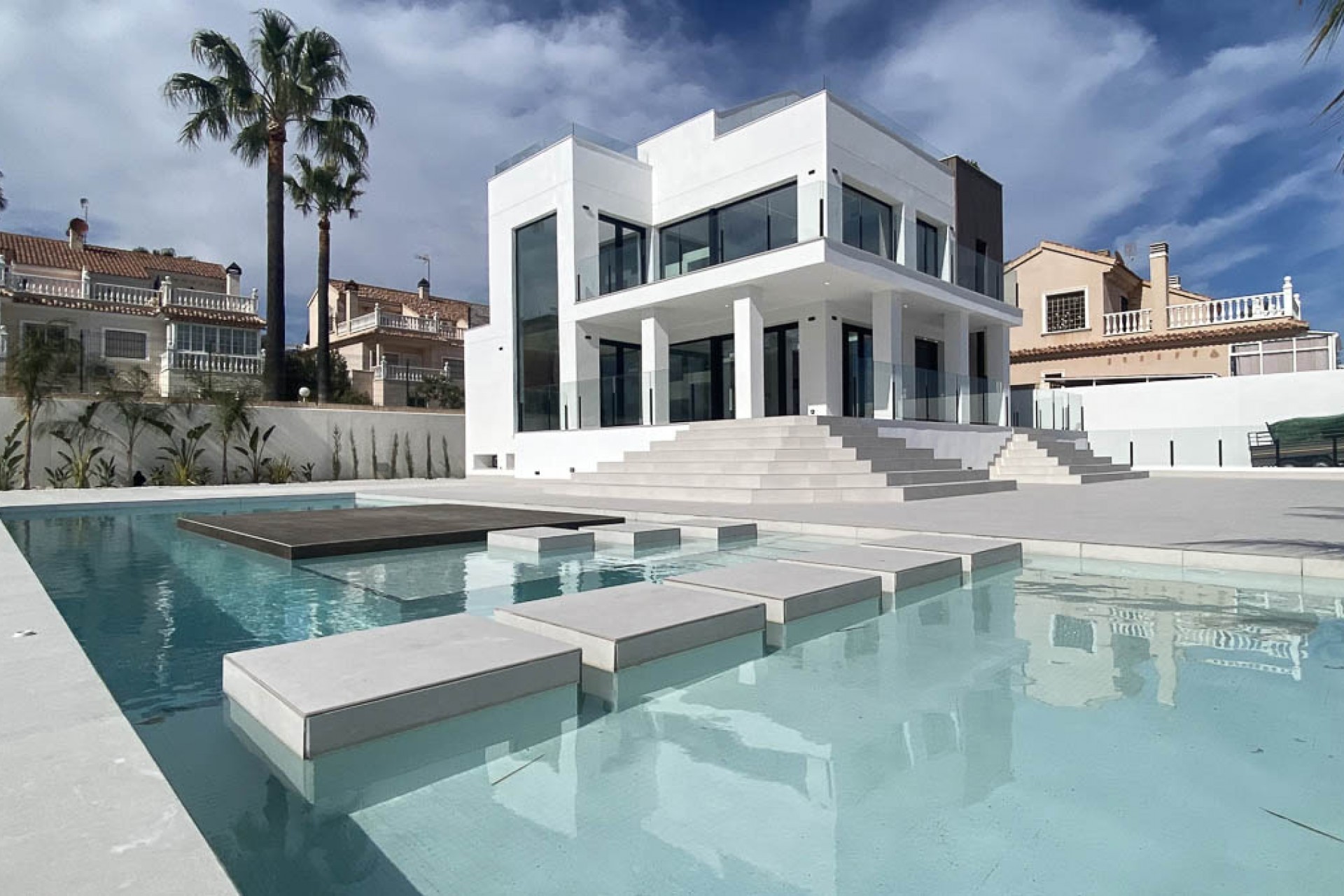 Resale - Villa -
Torrevieja - Costa Blanca