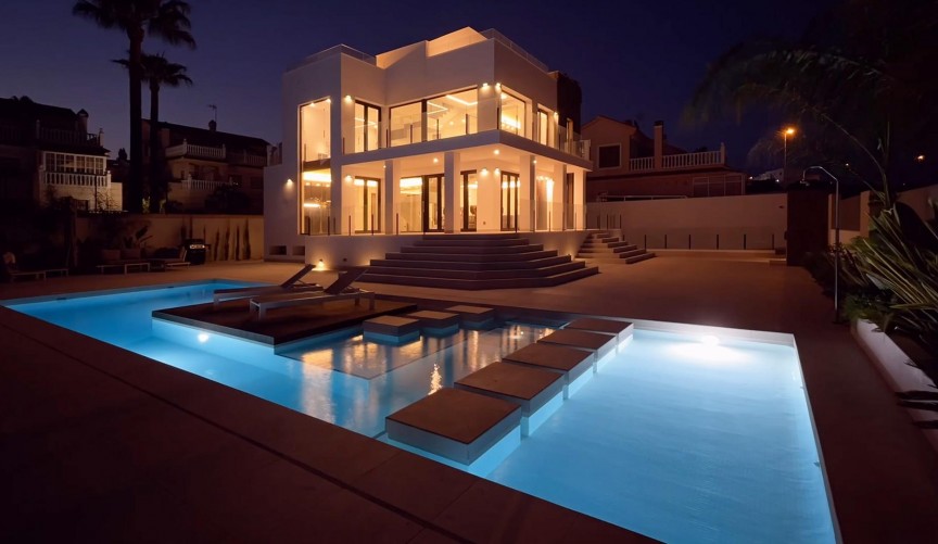 Resale - Villa -
Torrevieja - Costa Blanca