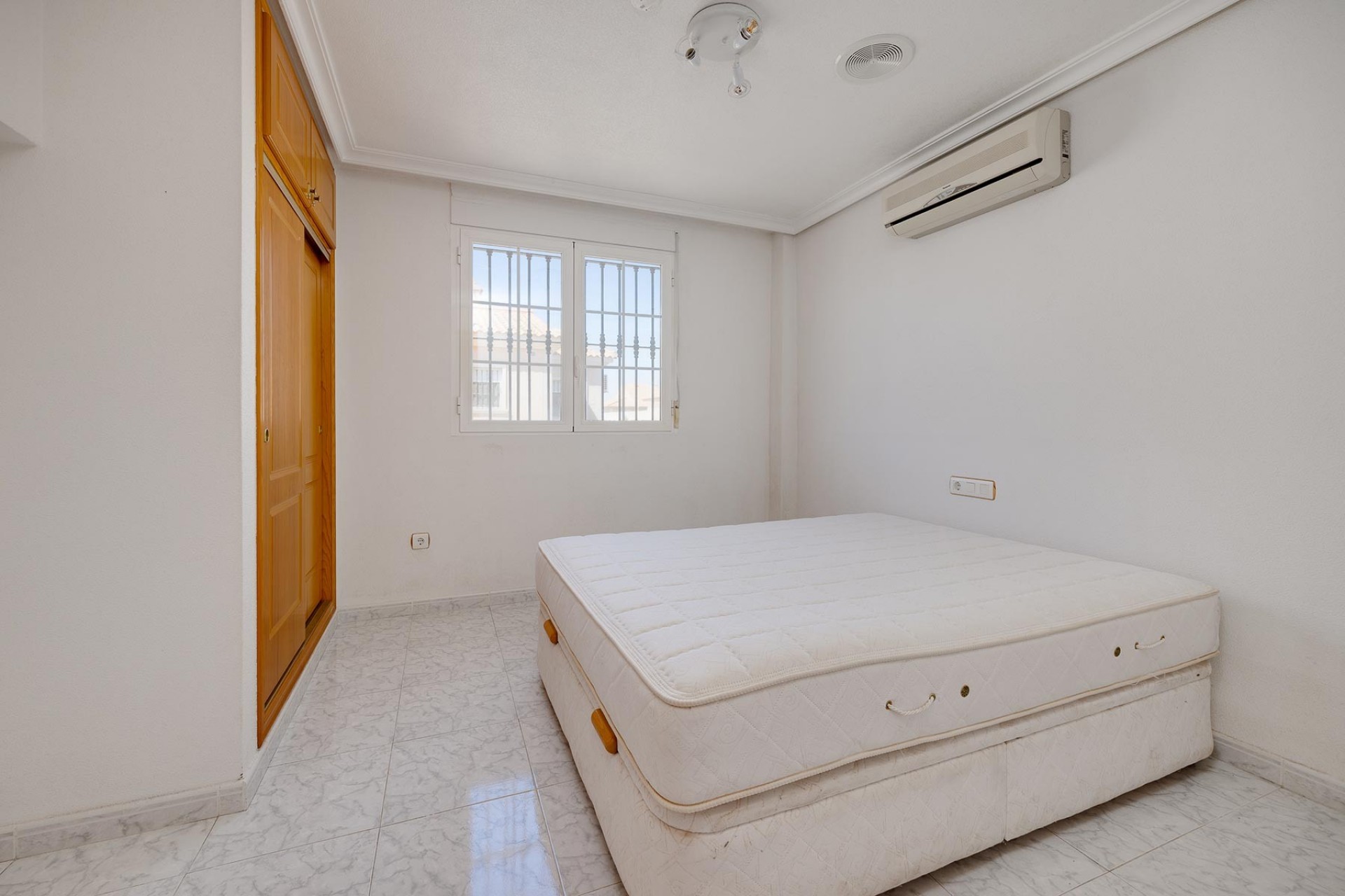 Resale - Villa -
Torrevieja - Costa Blanca