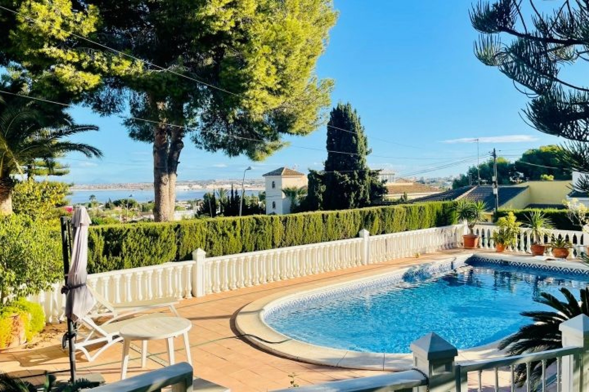 Resale - Villa -
Torrevieja - Costa Blanca