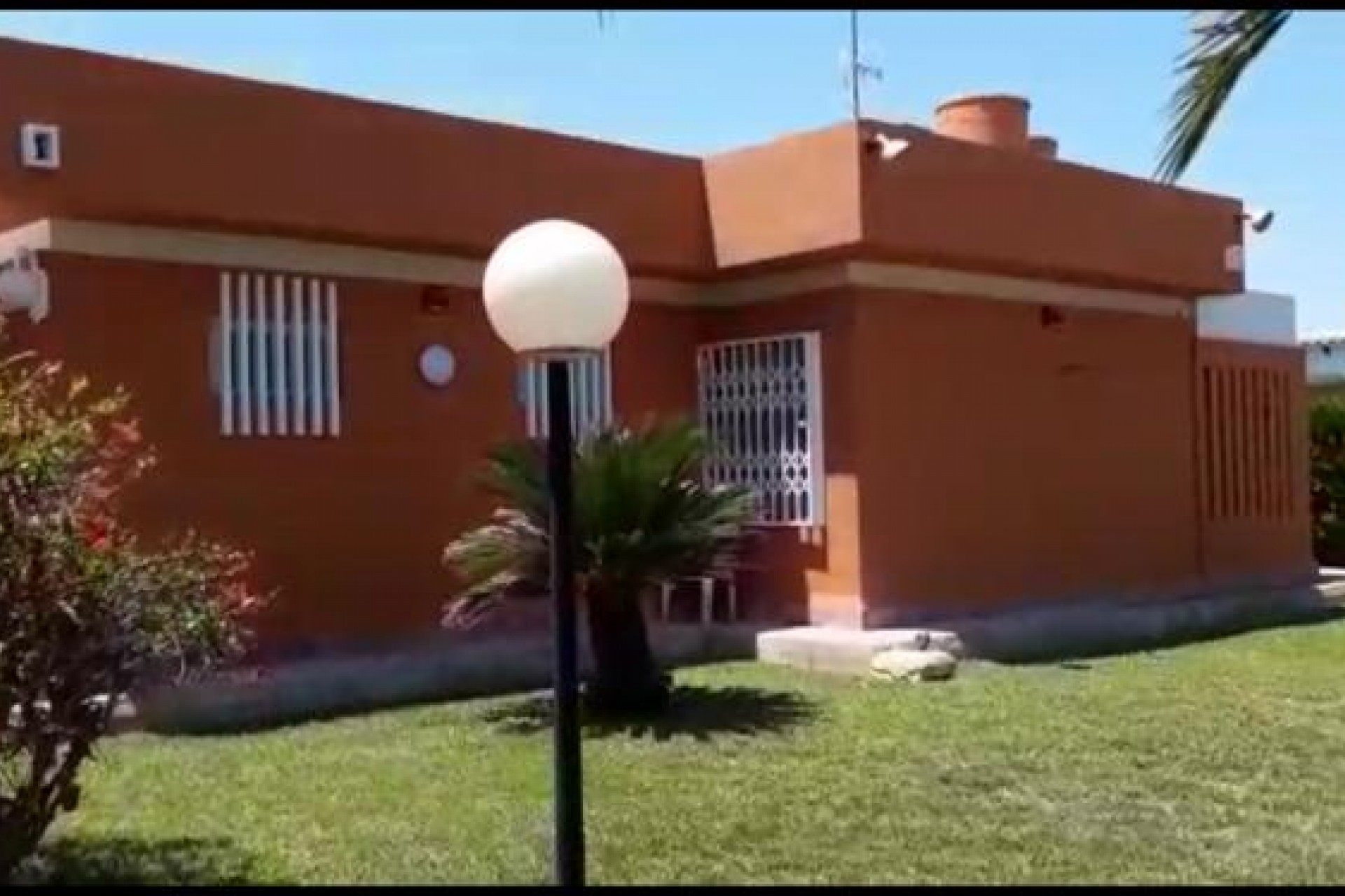 Resale - Villa -
Torrevieja - Costa Blanca