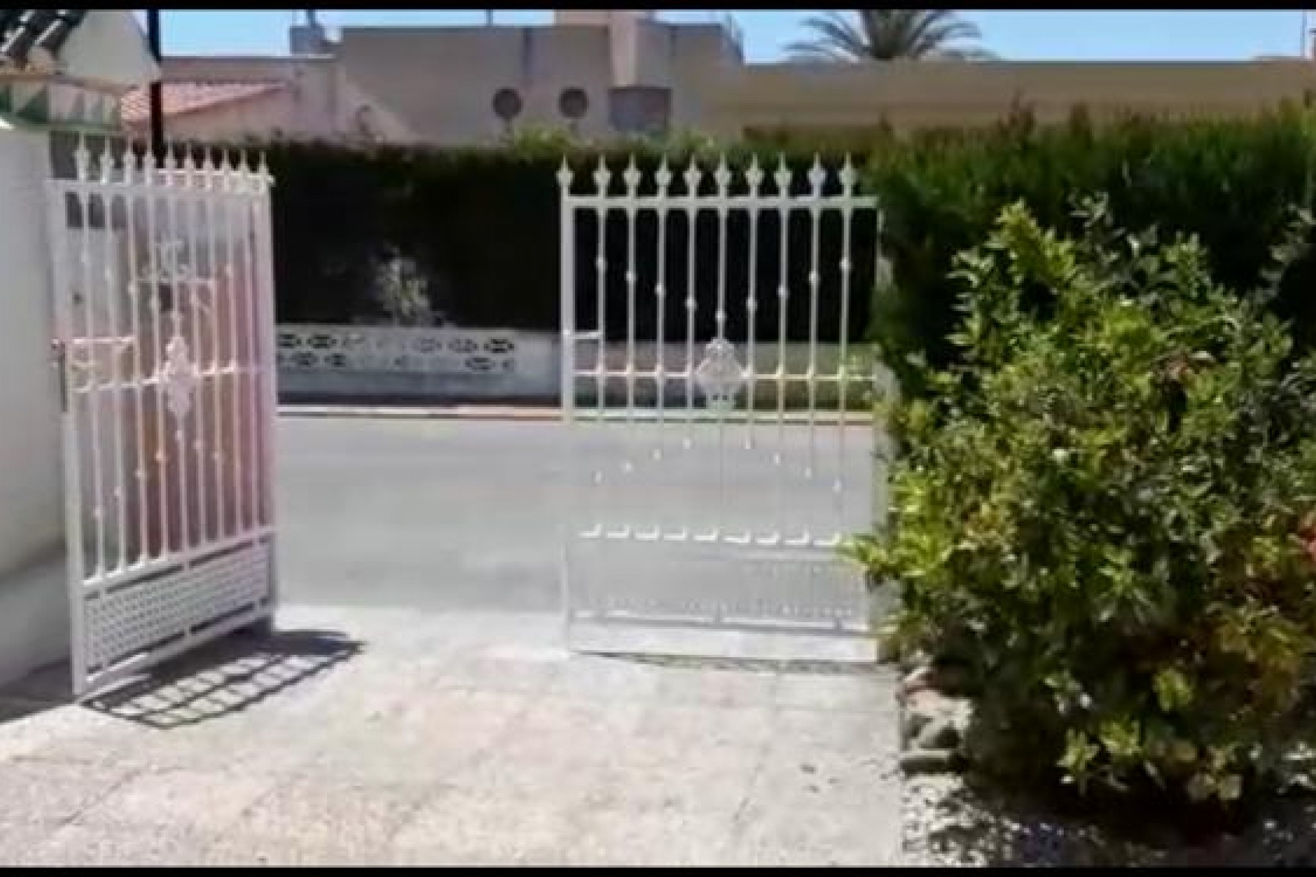 Resale - Villa -
Torrevieja - Costa Blanca