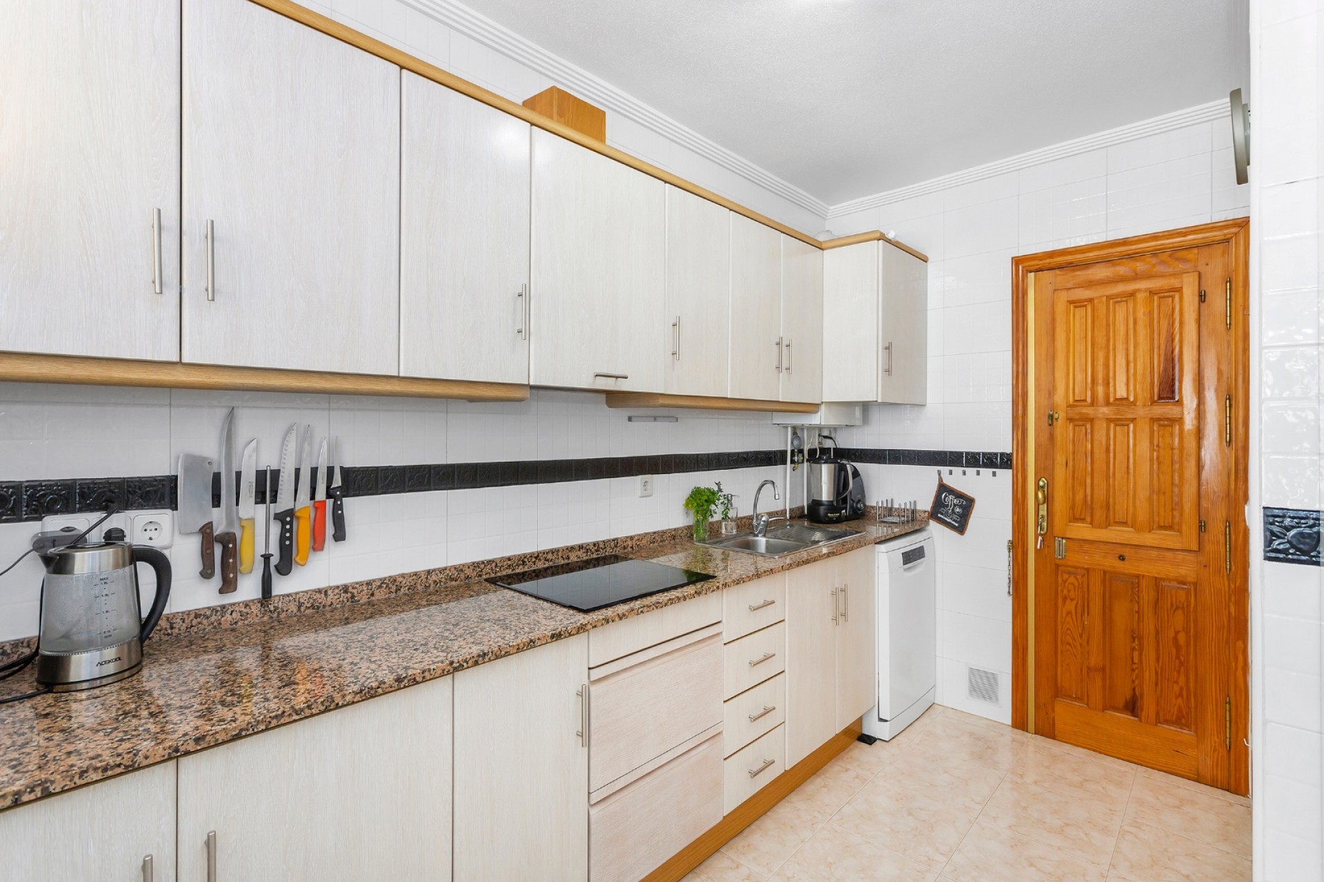 Resale - Villa -
Torrevieja - Costa Blanca