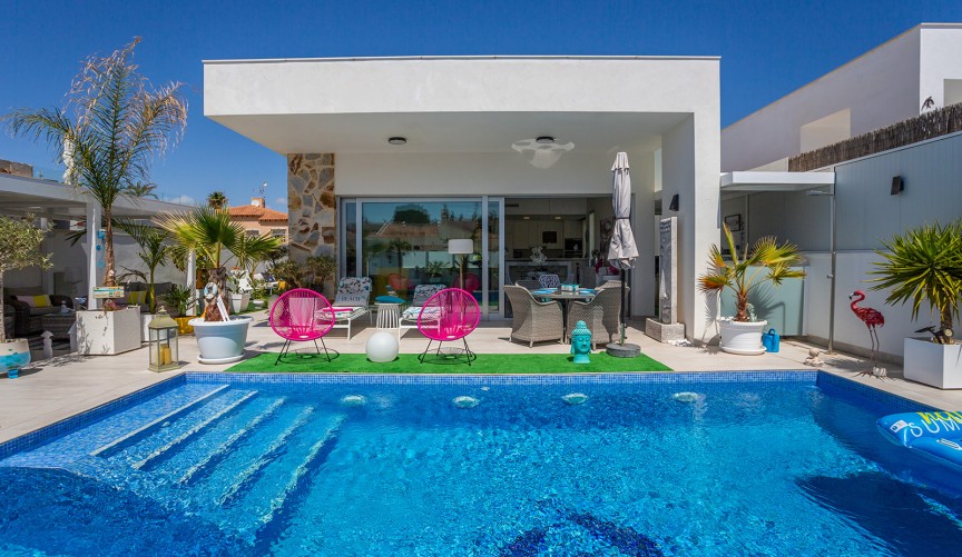 Resale - Villa -
Torrevieja - Costa Blanca