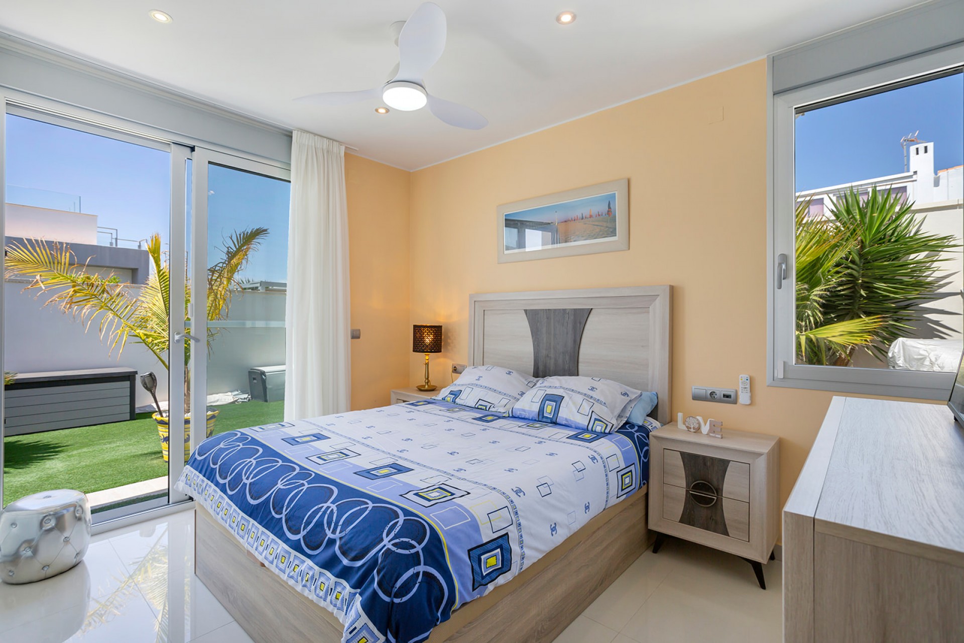 Resale - Villa -
Torrevieja - Costa Blanca