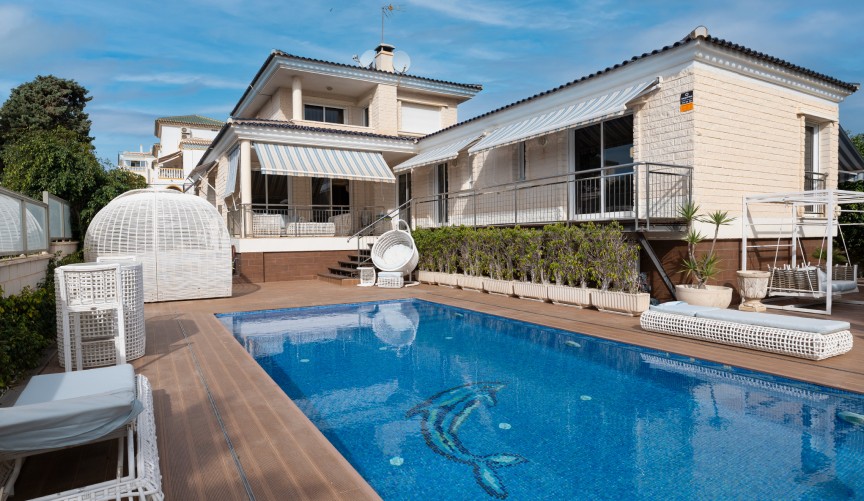 Resale - Villa -
Torrevieja - Costa Blanca