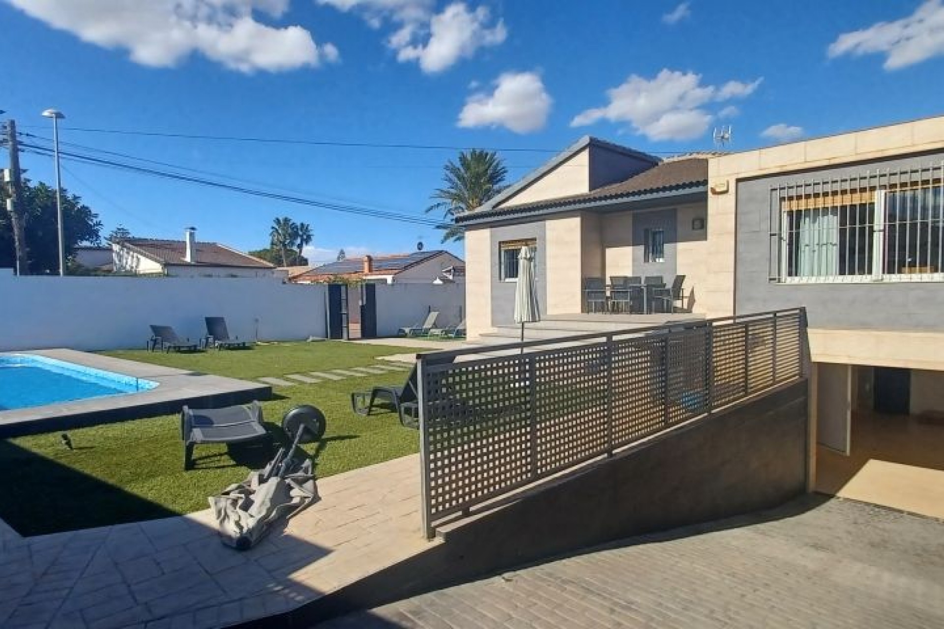 Resale - Villa -
Torrevieja - Costa Blanca