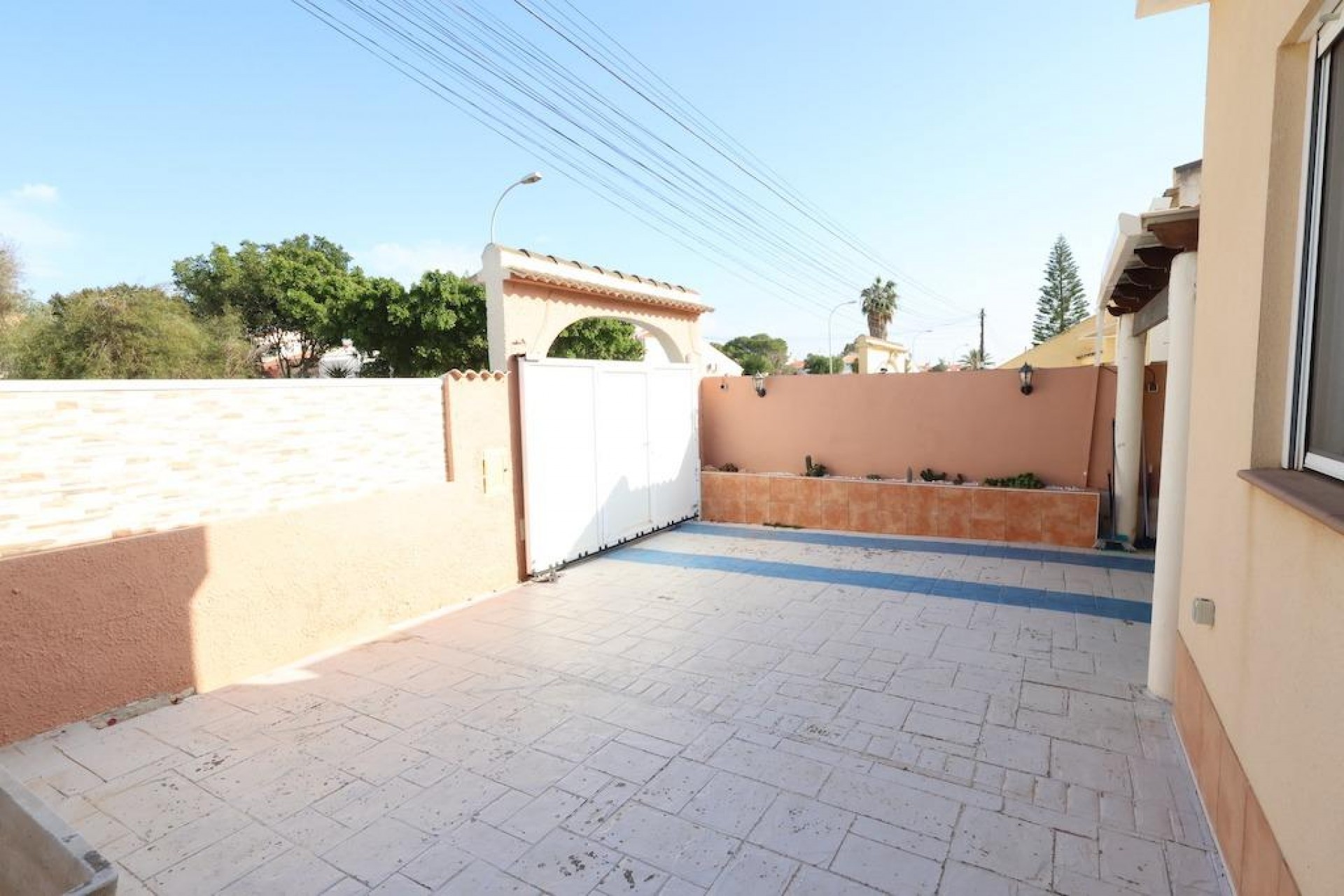 Resale - Villa -
Torrevieja - Costa Blanca