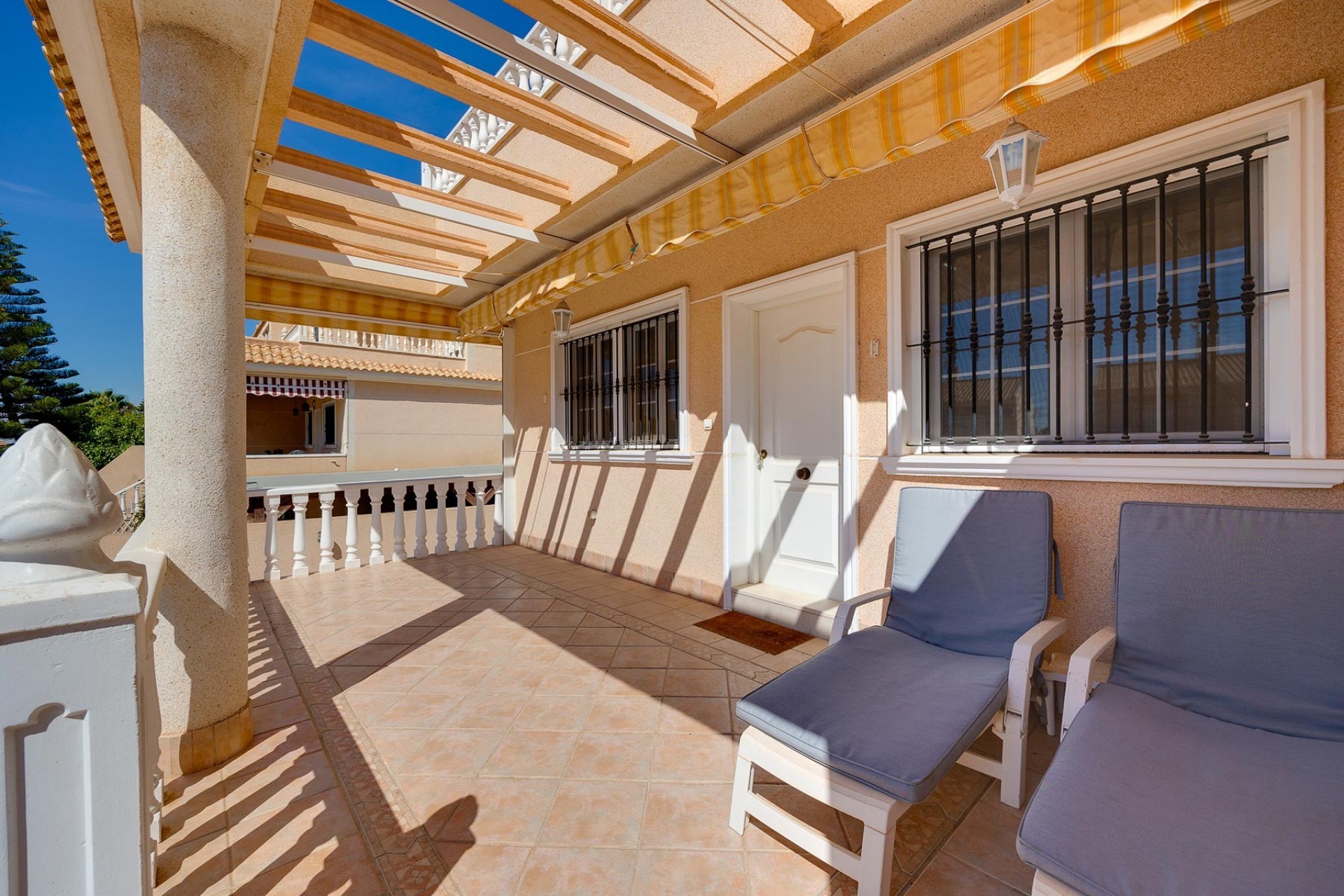 Resale - Villa -
Torrevieja - Costa Blanca