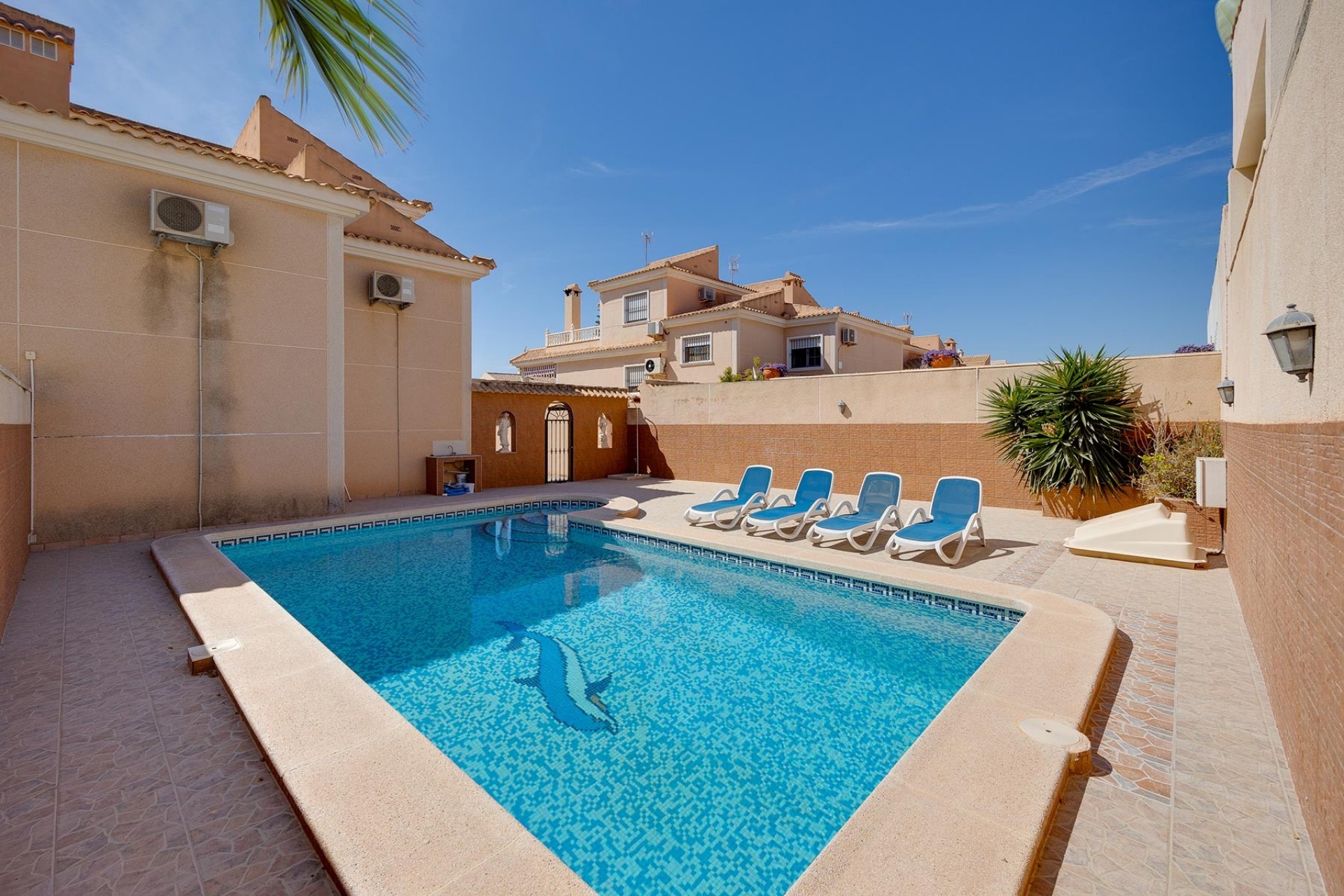 Resale - Villa -
Torrevieja - Costa Blanca