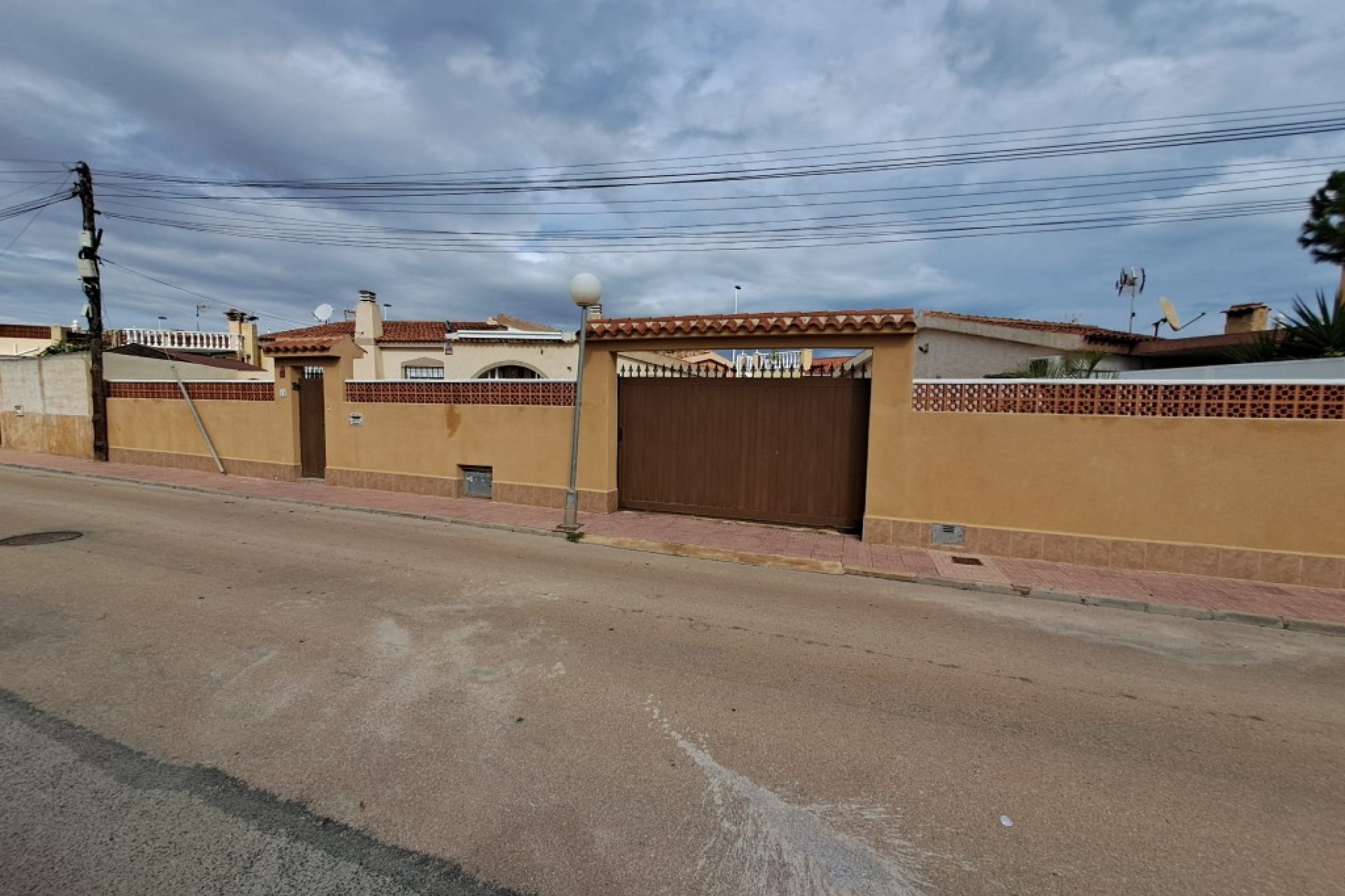 Resale - Villa -
Torrevieja - Costa Blanca