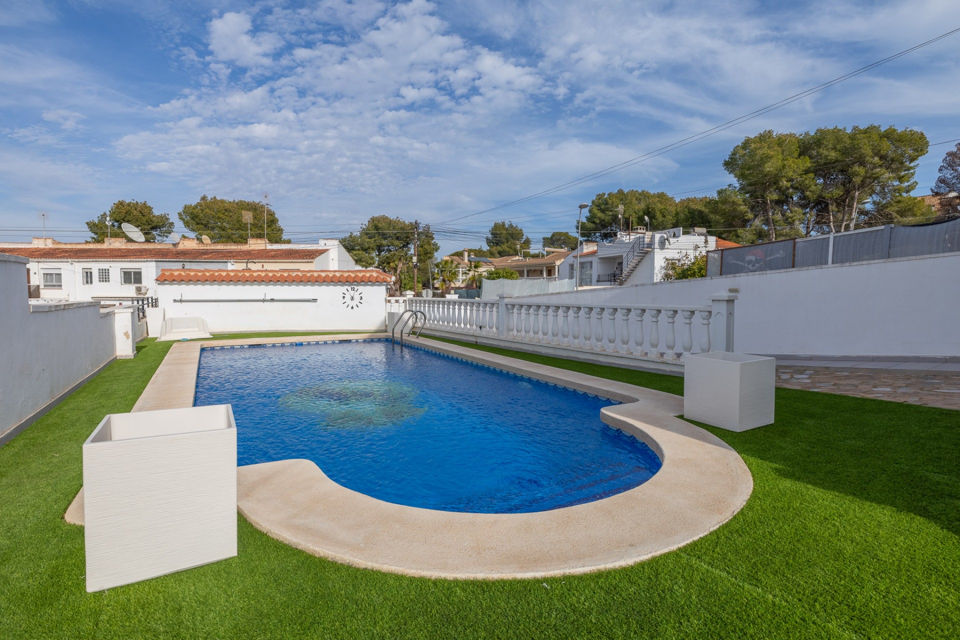 Resale - Villa -
Torrevieja - Costa Blanca