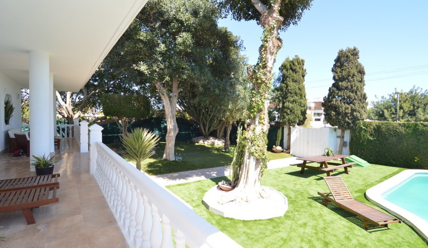 Resale - Villa -
Torrevieja - Costa Blanca