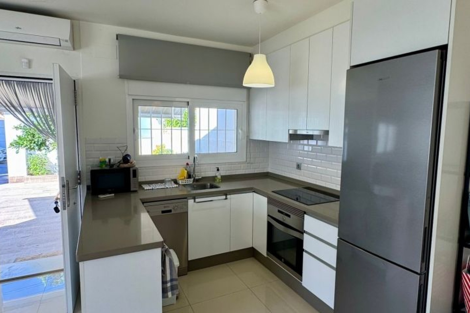 Resale - Villa -
Torrevieja - Costa Blanca