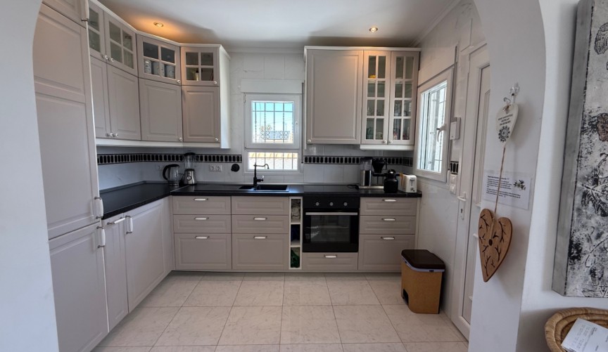 Resale - Villa -
Torrevieja - Costa Blanca