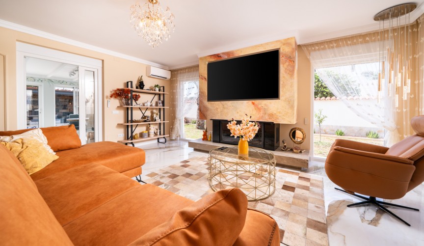 Resale - Villa -
Torrevieja - Costa Blanca