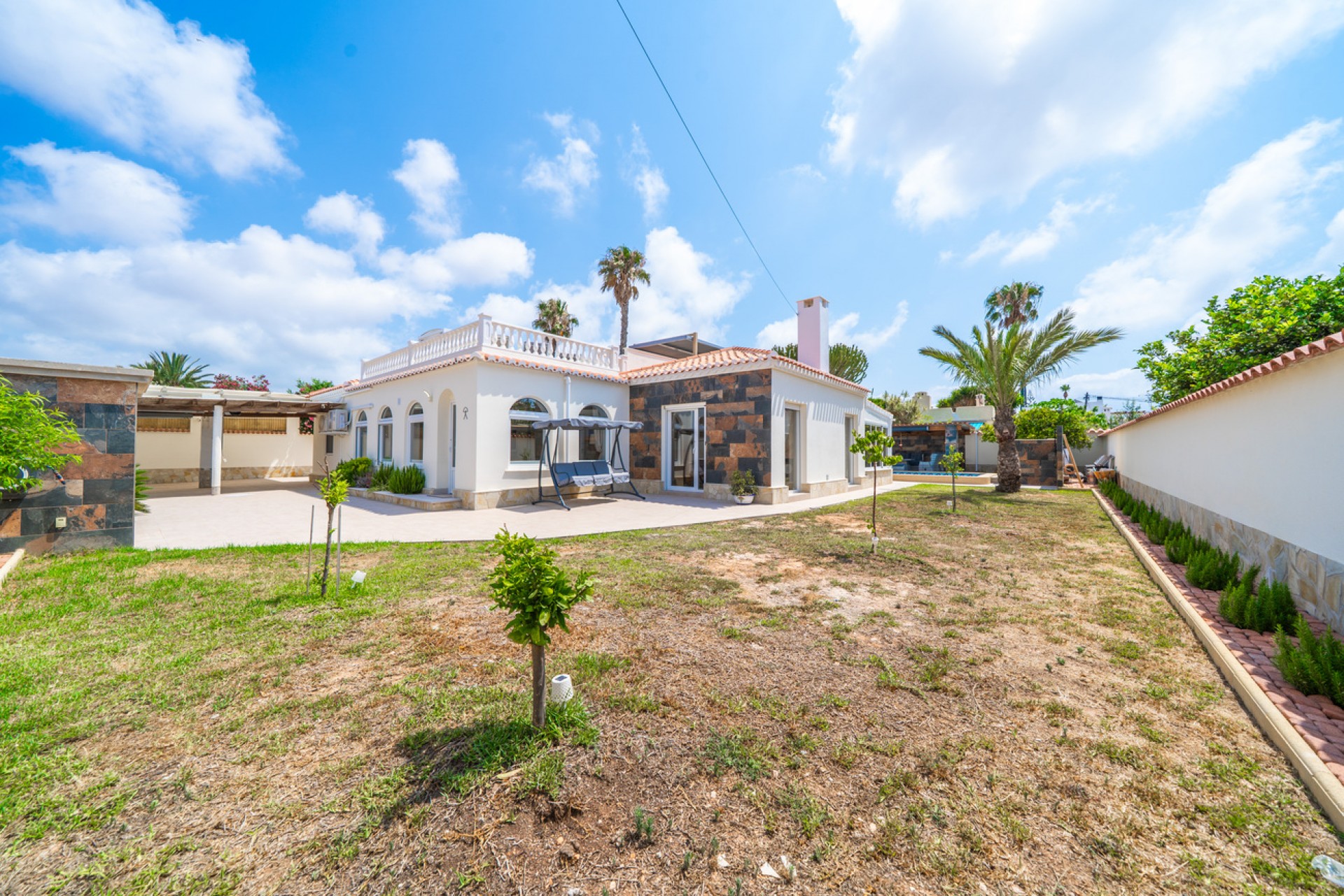 Resale - Villa -
Torrevieja - Costa Blanca