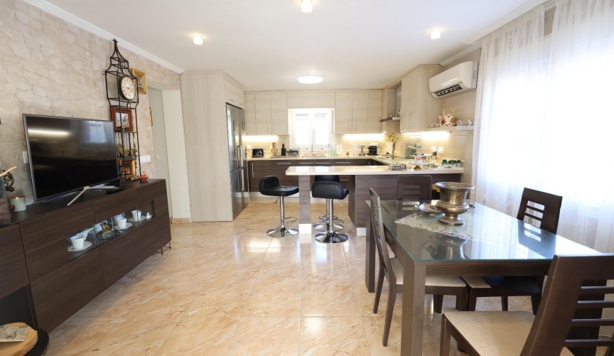 Resale - Villa -
Torrevieja - Costa Blanca