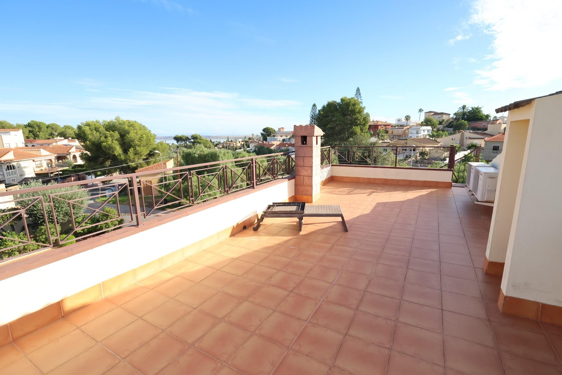 Resale - Villa -
Torrevieja - Costa Blanca