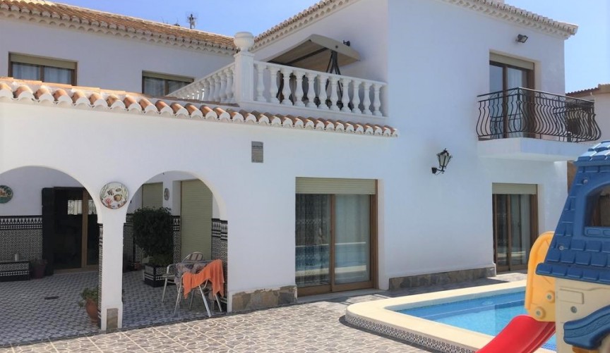 Resale - Villa -
Torrevieja - Costa Blanca