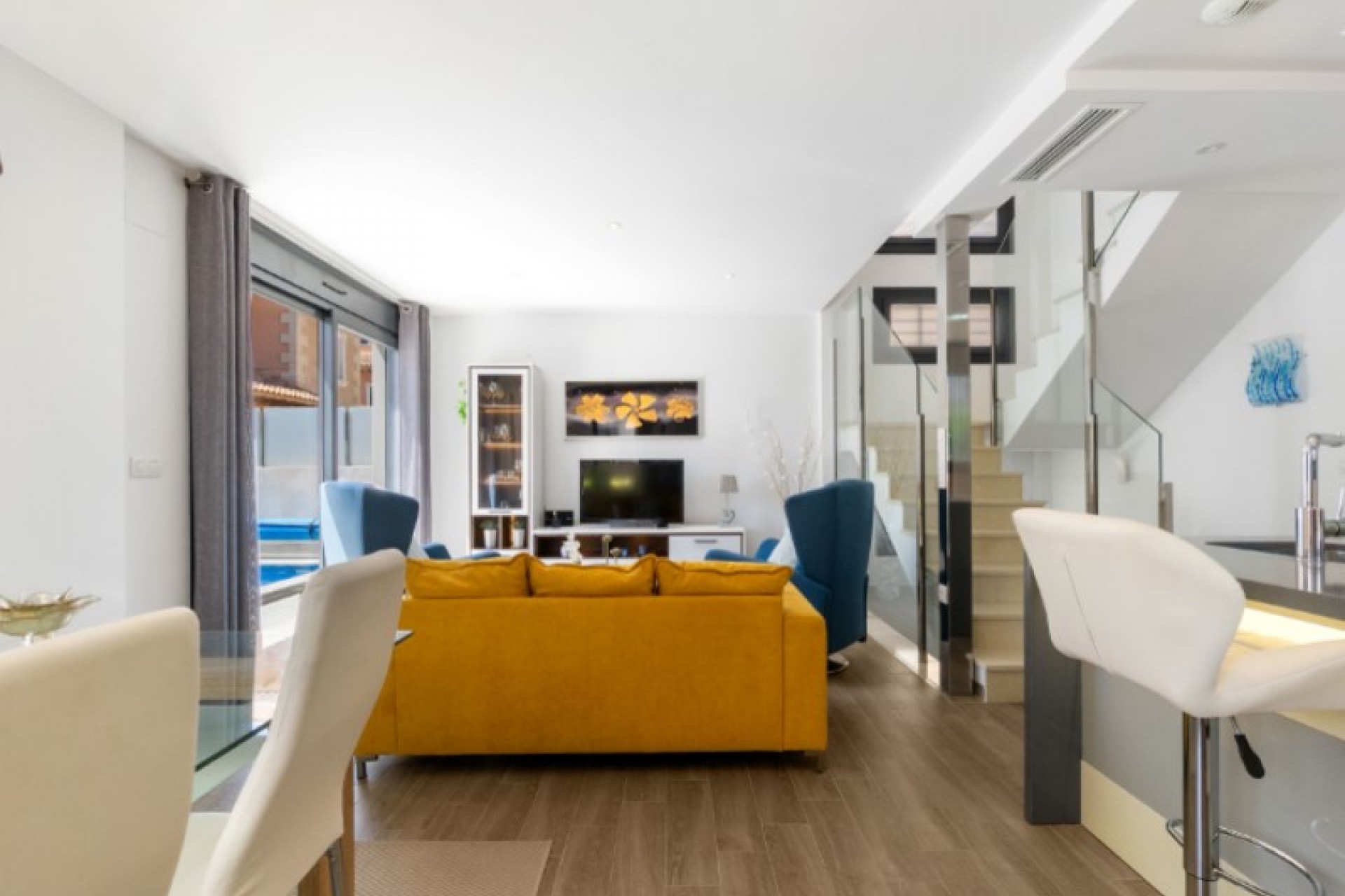 Resale - Villa -
Torrevieja - Costa Blanca