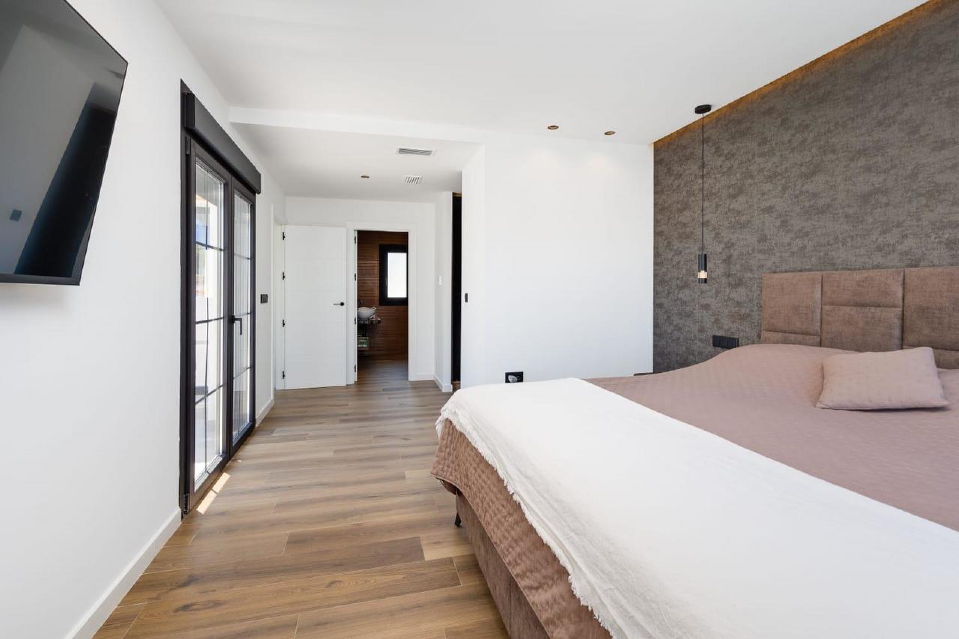 Resale - Villa -
Torrevieja - Costa Blanca