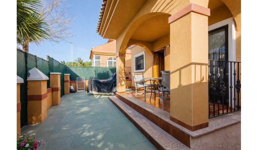 Resale - Villa -
Torrevieja - Costa Blanca