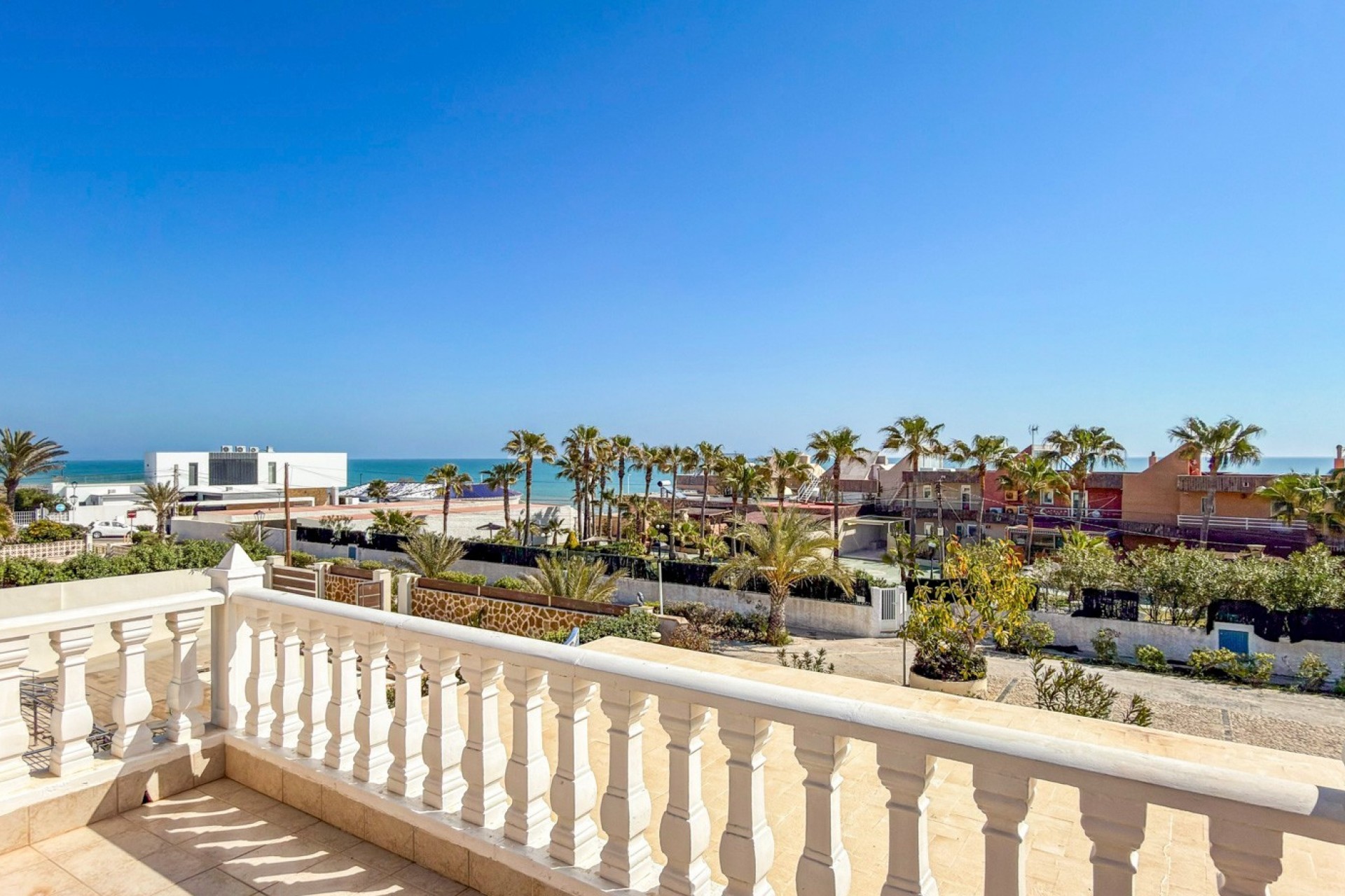 Resale - Villa -
Torrevieja - Costa Blanca
