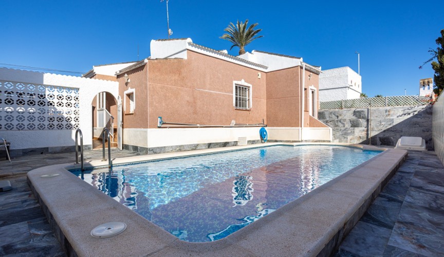 Resale - Villa -
Torrevieja - Costa Blanca