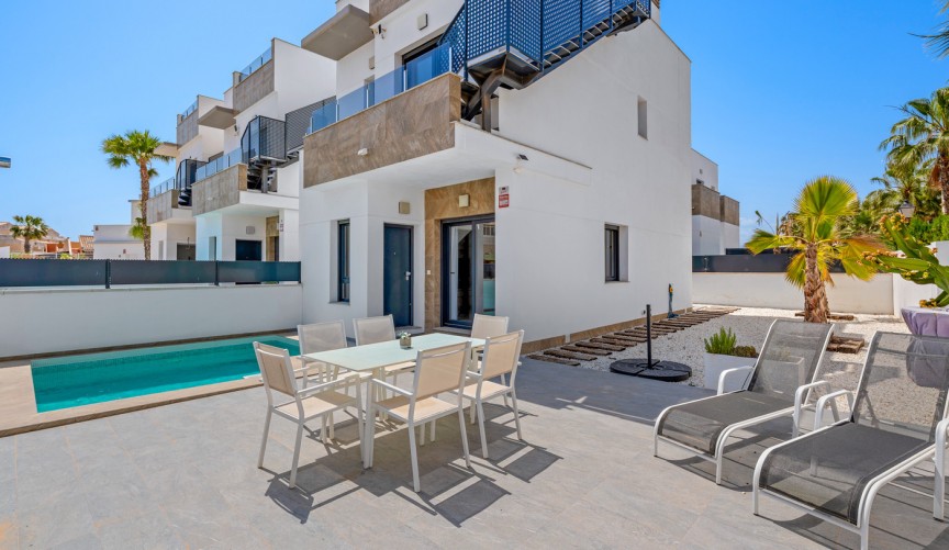 Resale - Villa -
Torrevieja - Costa Blanca