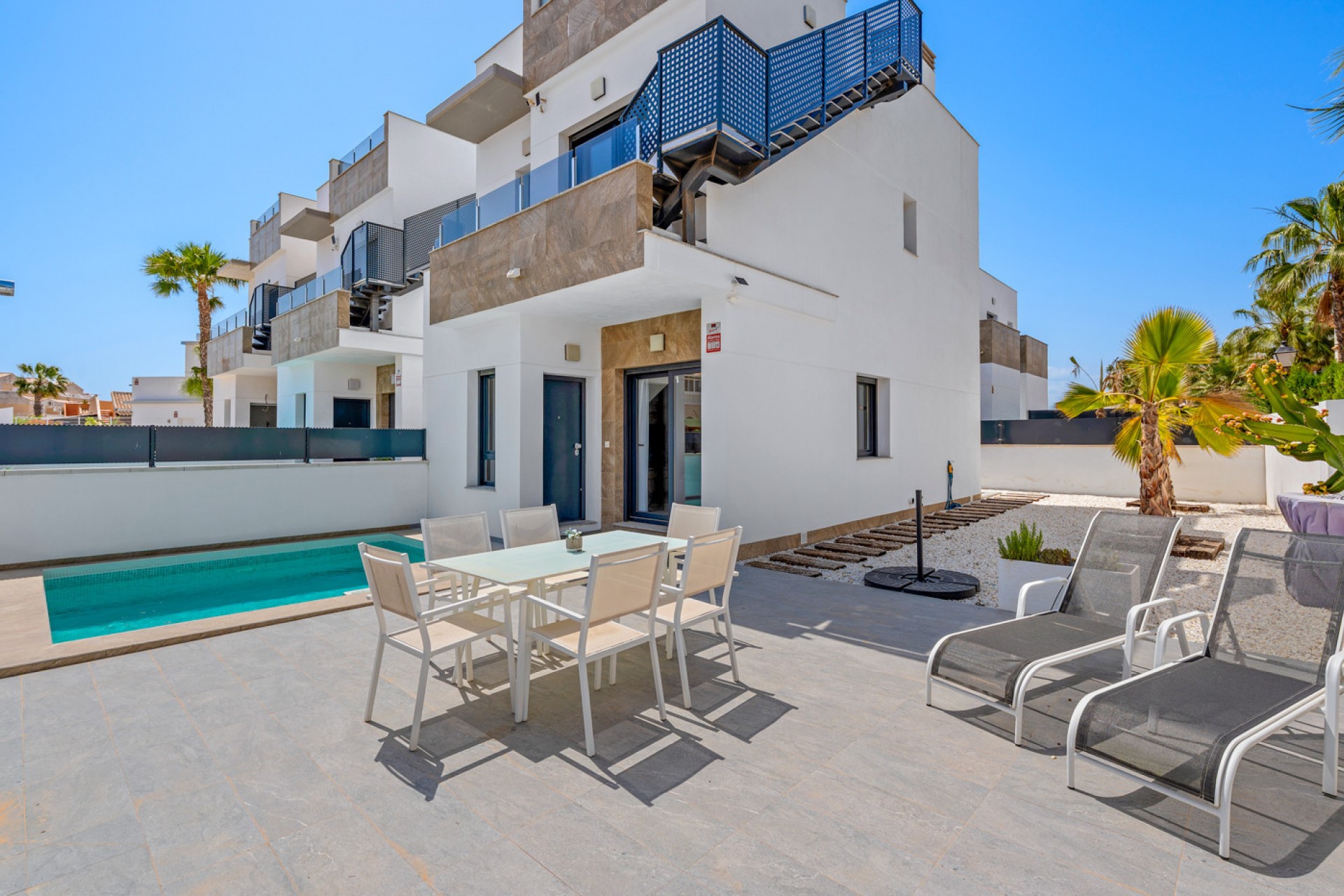 Resale - Villa -
Torrevieja - Costa Blanca