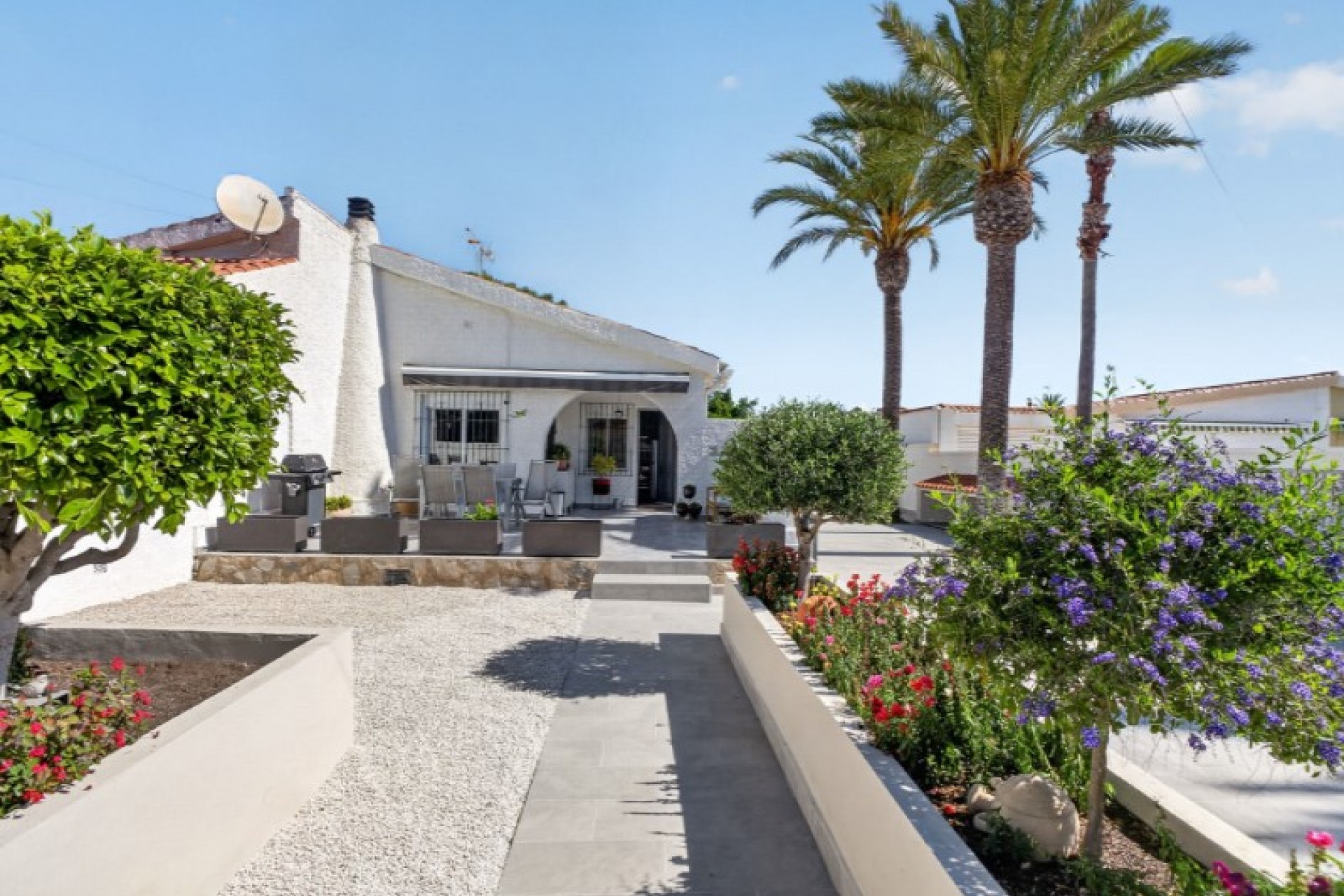 Resale - Villa -
Torrevieja - Costa Blanca