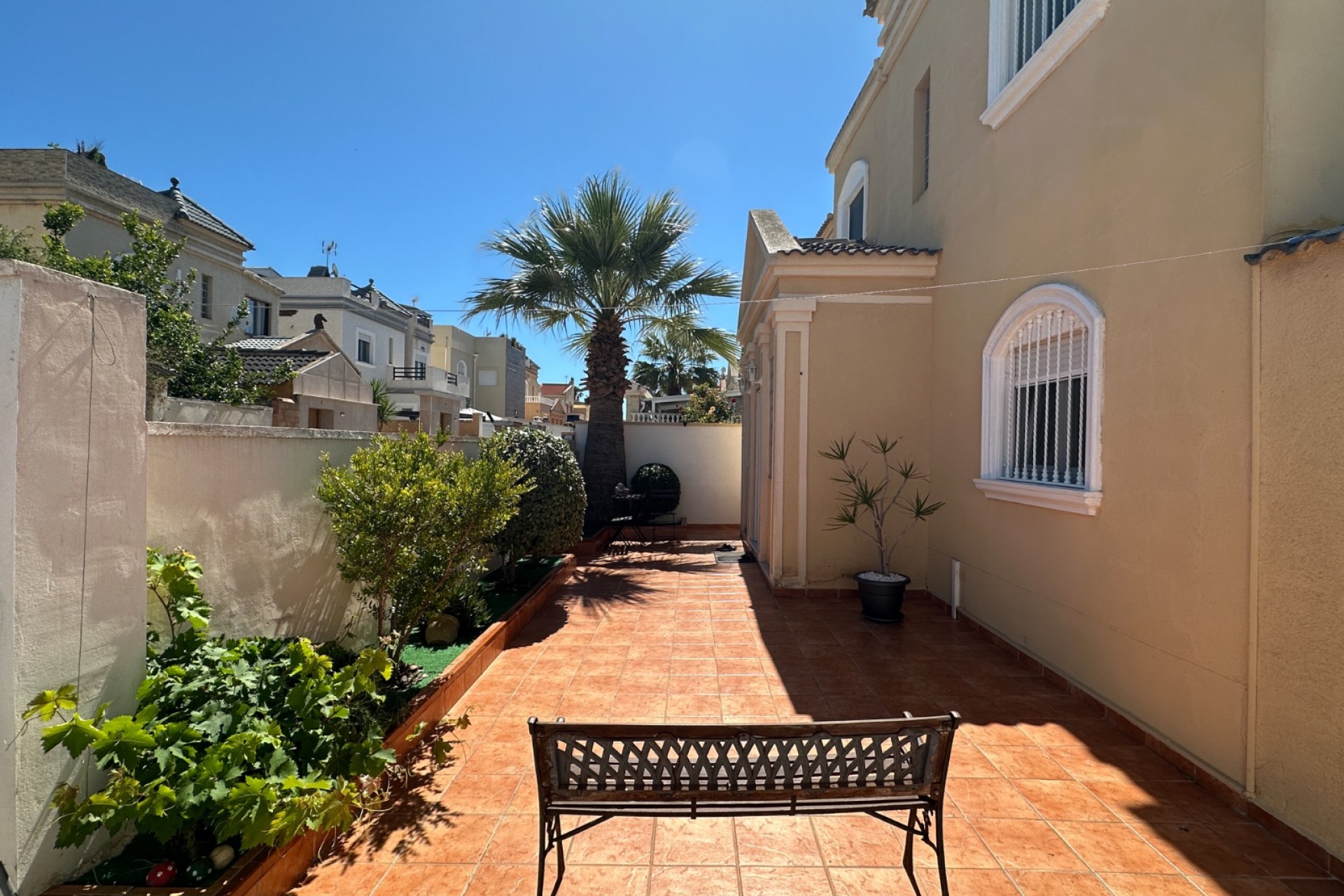 Resale - Villa -
Torrevieja - Costa Blanca