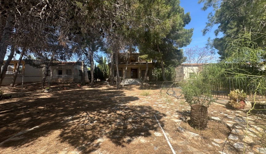 Resale - Villa -
Torrevieja - Costa Blanca