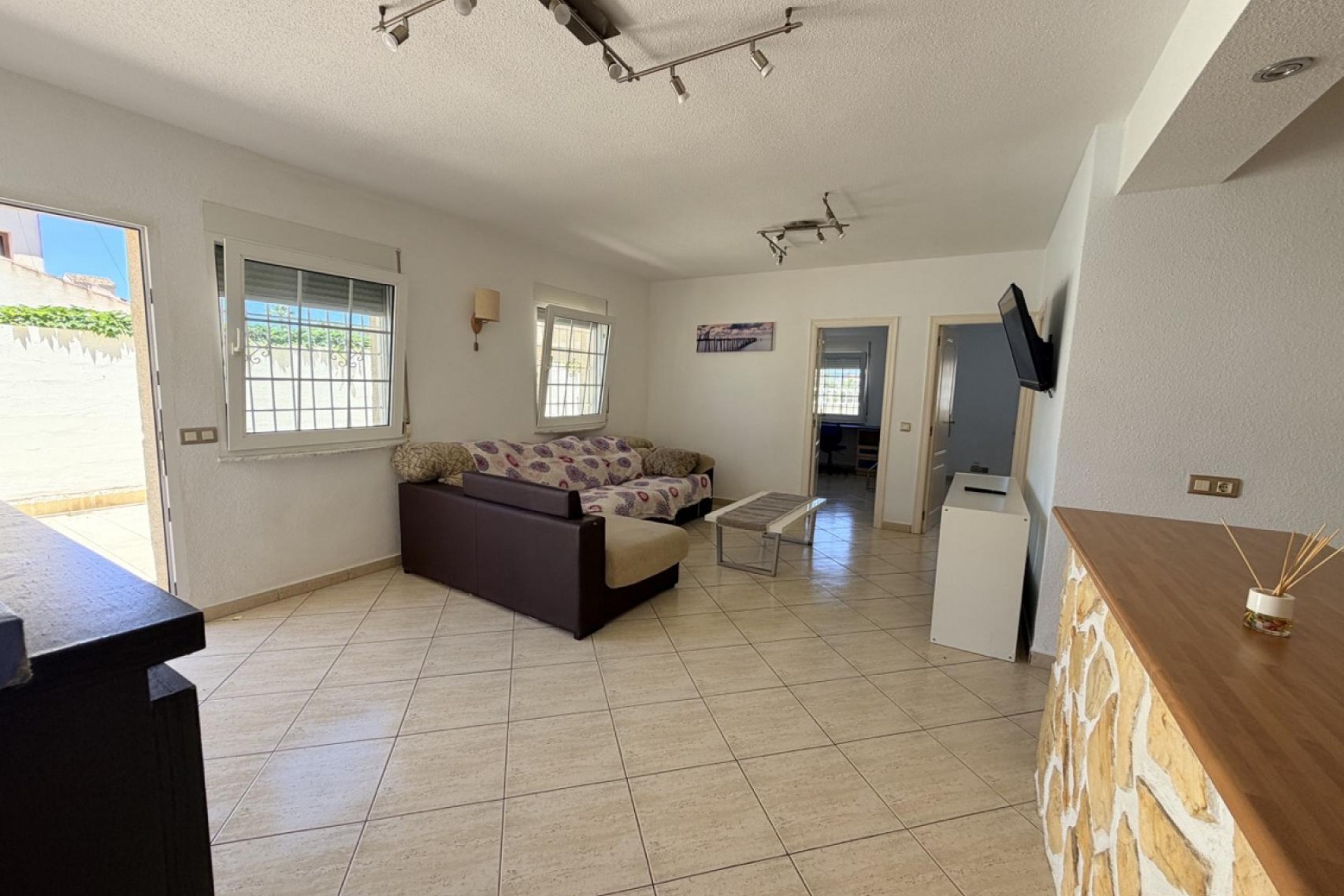 Resale - Villa -
Torrevieja - Costa Blanca