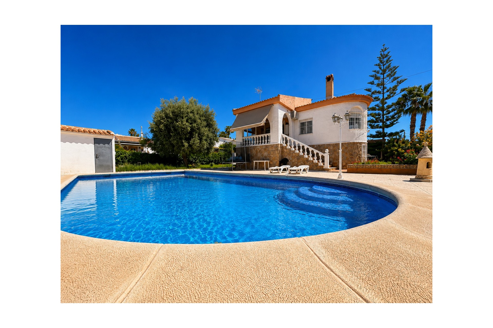Resale - Villa -
Torrevieja - Costa Blanca