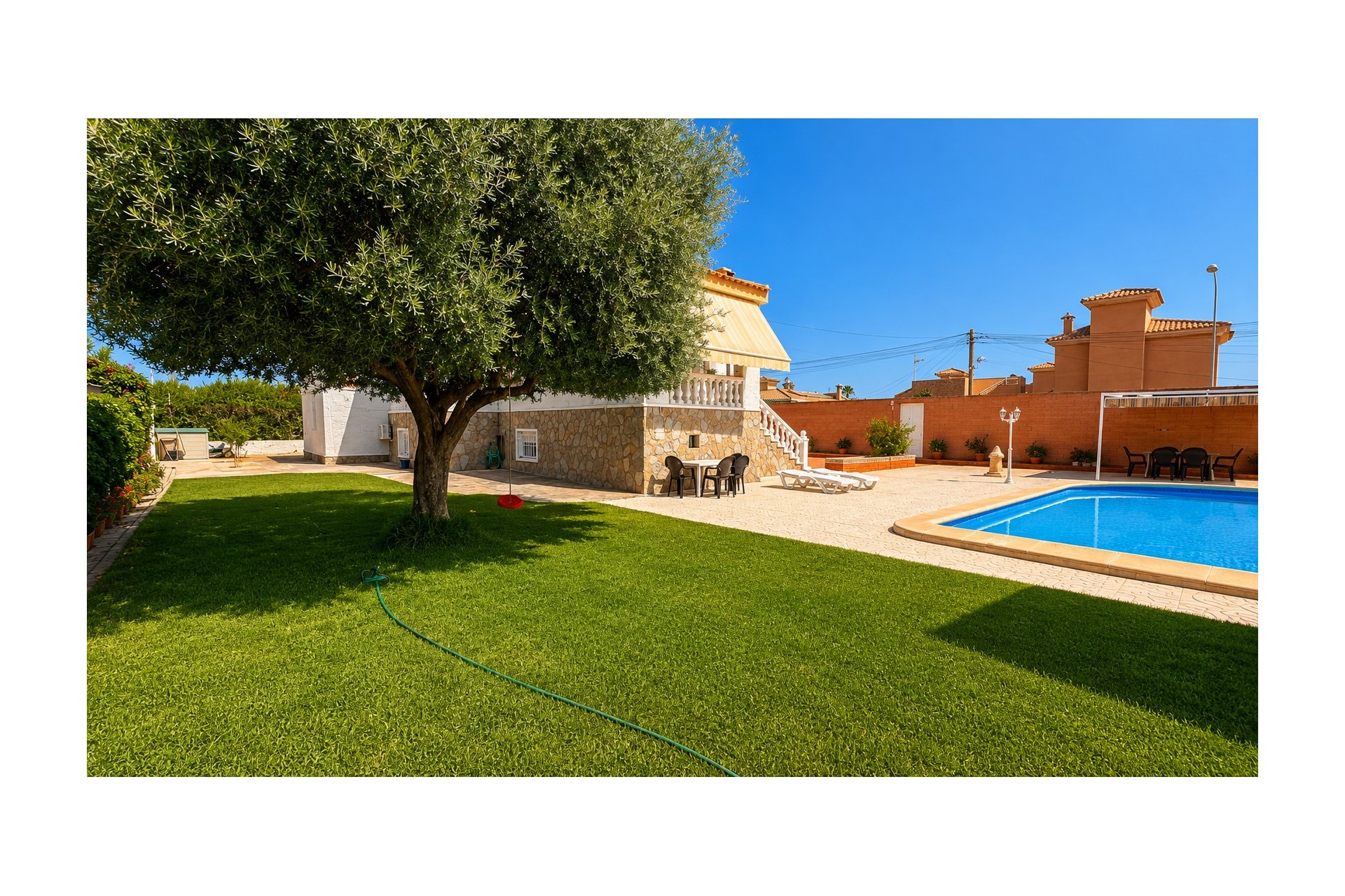 Resale - Villa -
Torrevieja - Costa Blanca