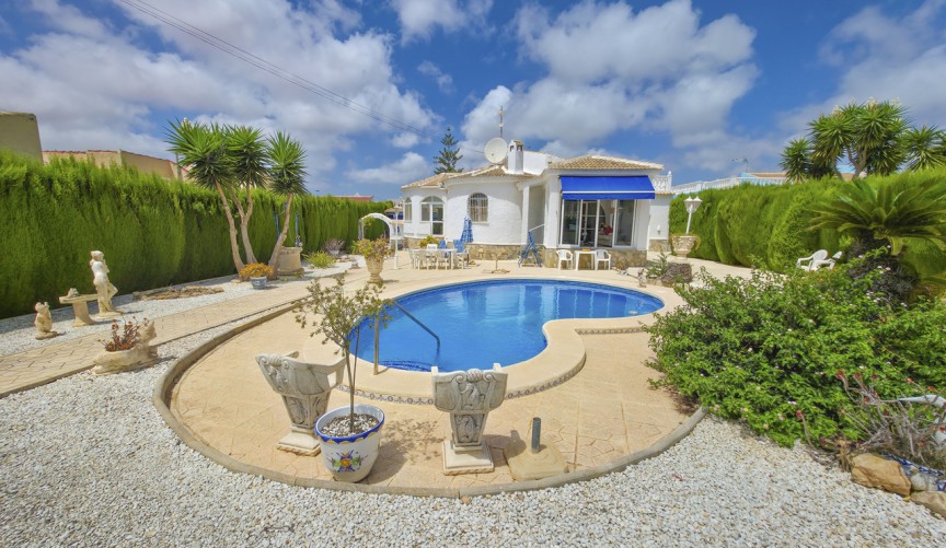 Resale - Villa -
Torrevieja - Costa Blanca