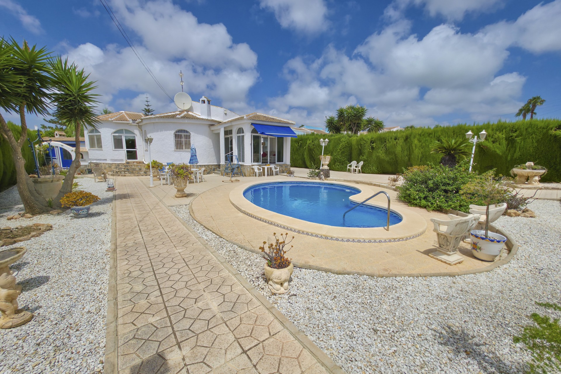 Resale - Villa -
Torrevieja - Costa Blanca