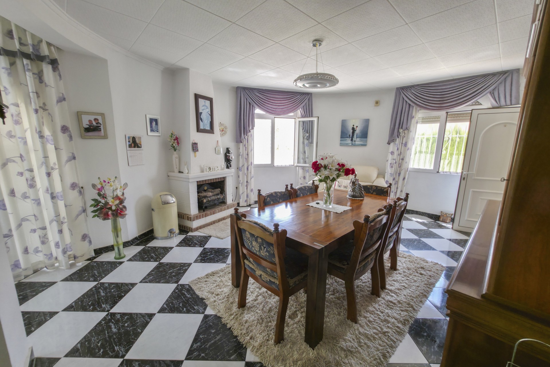 Resale - Villa -
Torrevieja - Costa Blanca