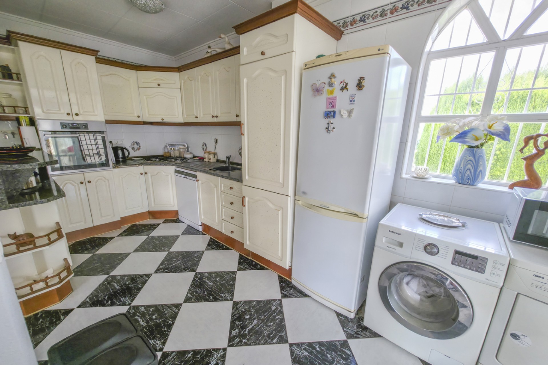 Resale - Villa -
Torrevieja - Costa Blanca