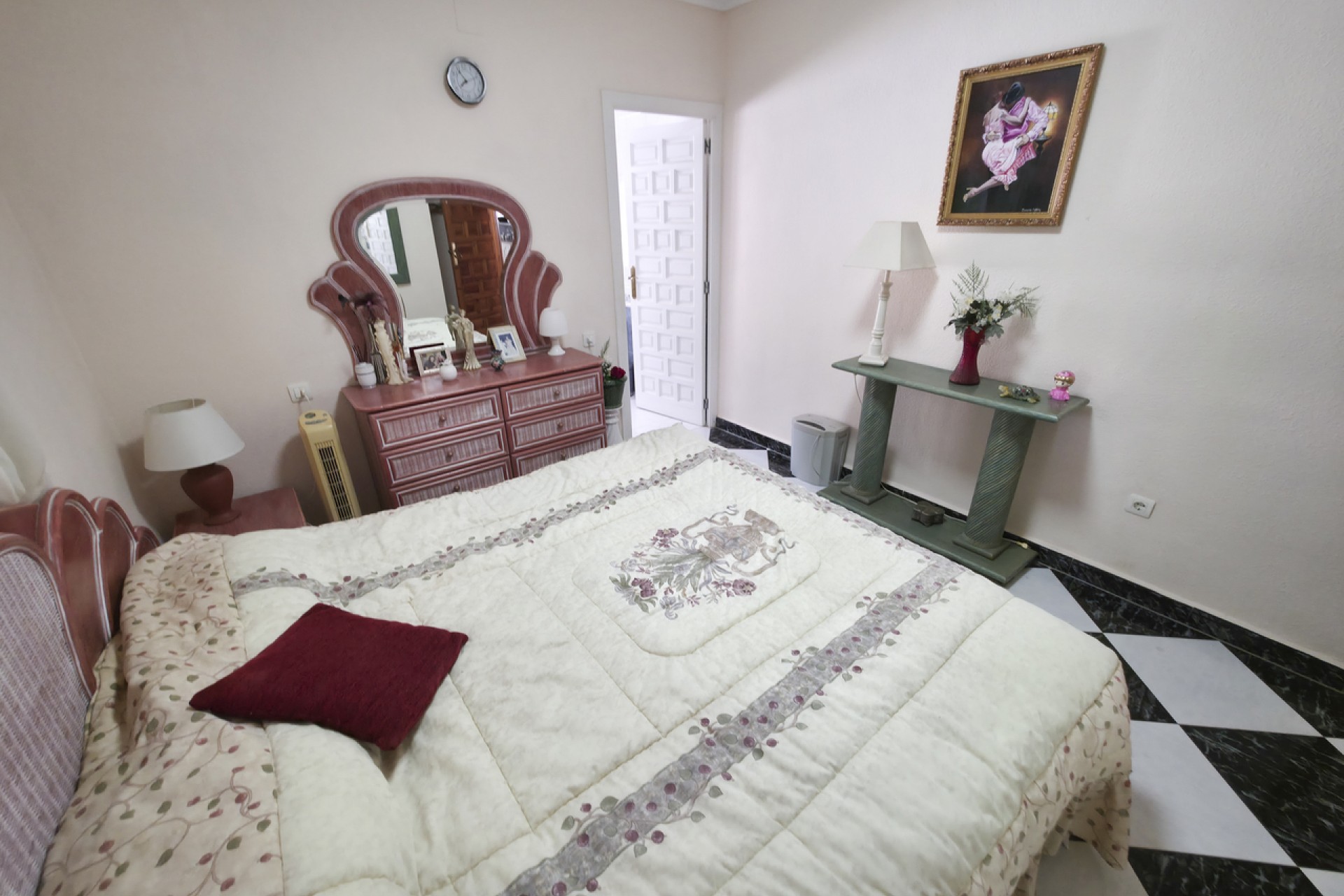Resale - Villa -
Torrevieja - Costa Blanca