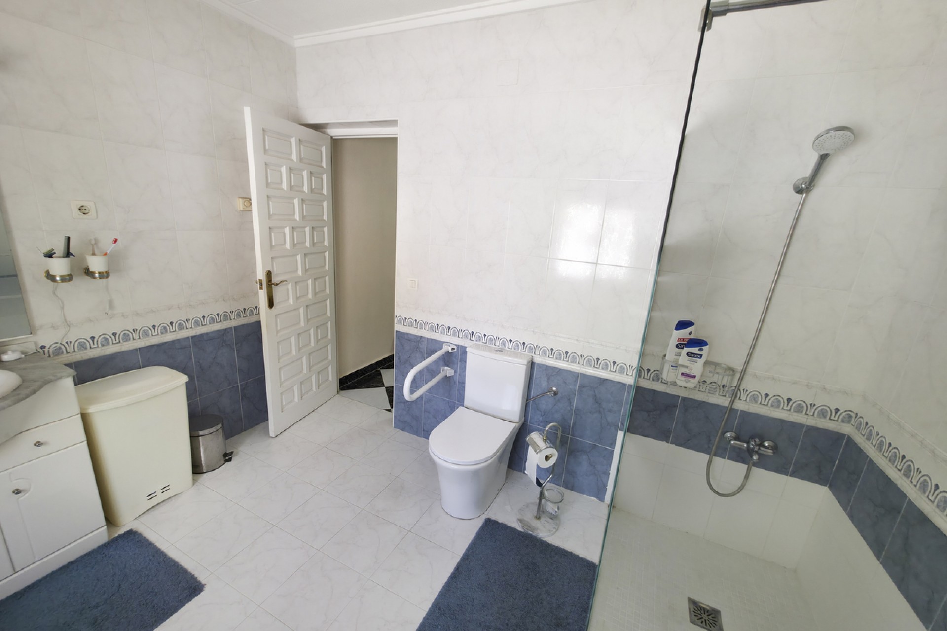 Resale - Villa -
Torrevieja - Costa Blanca