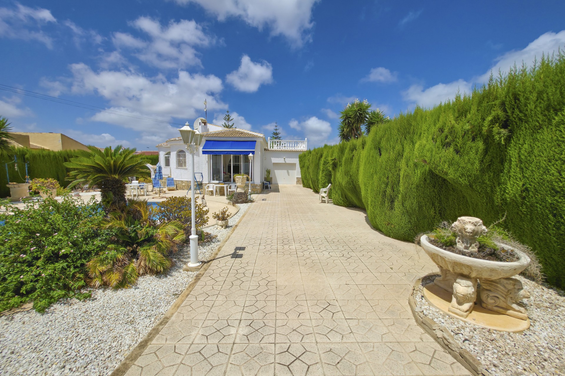 Resale - Villa -
Torrevieja - Costa Blanca