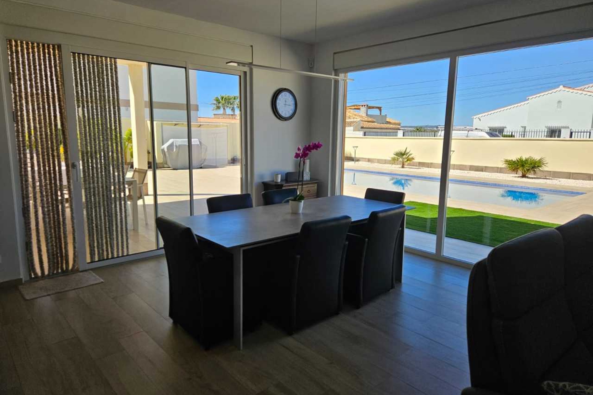 Resale - Villa -
Torrevieja - Costa Blanca