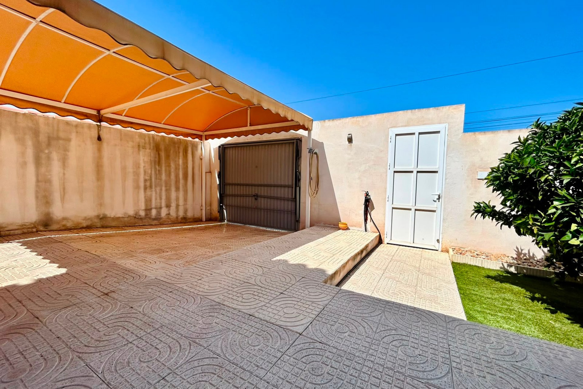 Resale - Villa -
Torrevieja - Costa Blanca