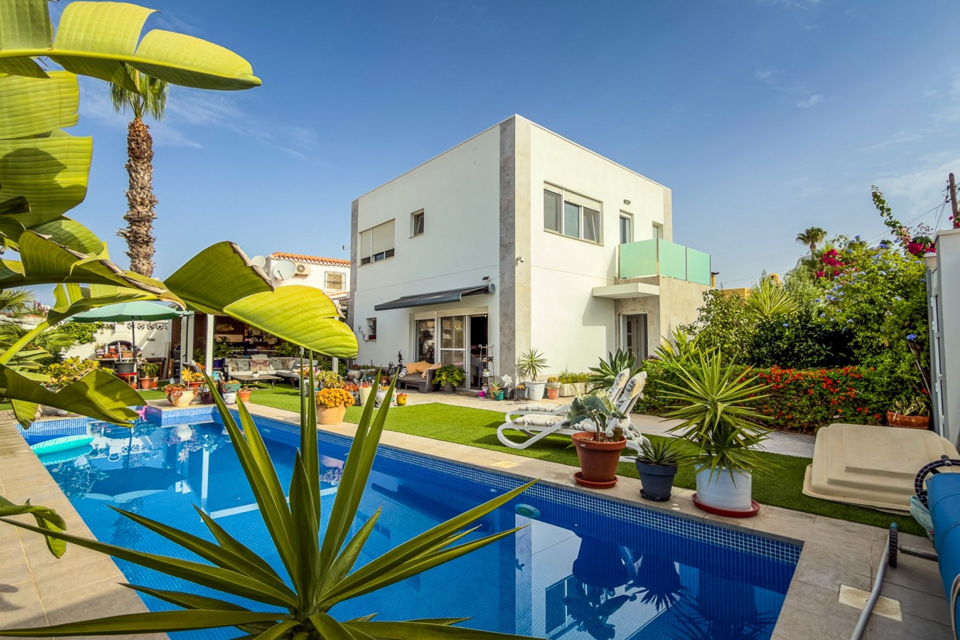 Resale - Villa -
Torrevieja - Costa Blanca