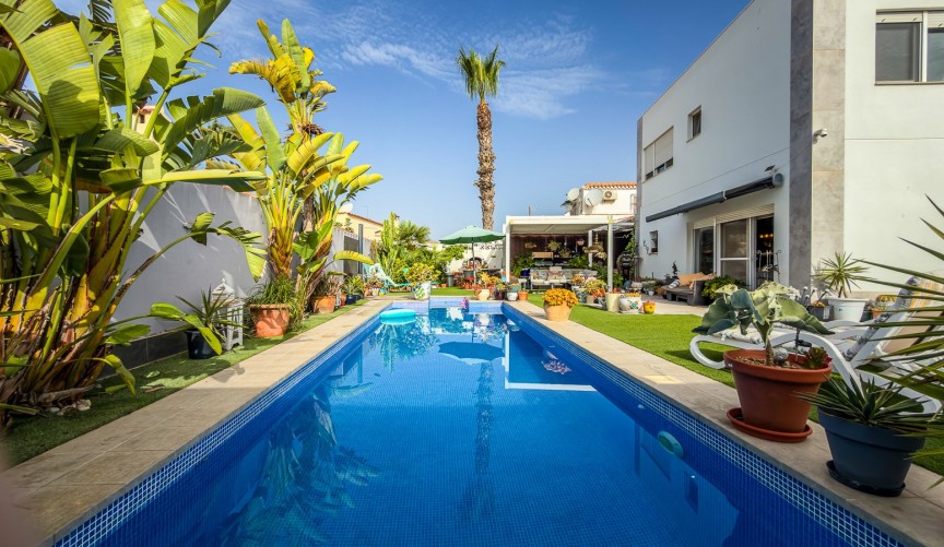 Resale - Villa -
Torrevieja - Costa Blanca